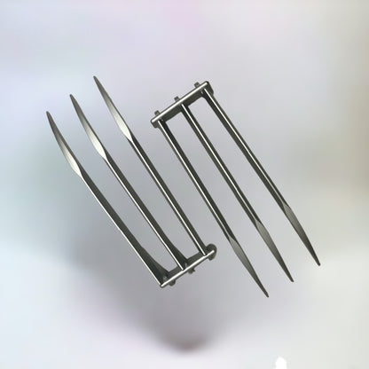 Deadool & Wolverine - Wolverine plastic silver claws 30cm front side with plain white background.