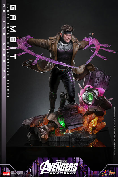 Hot Toys Gambit Avengers Doomsday Deluxe 1/6 scale figure — bo staves detail